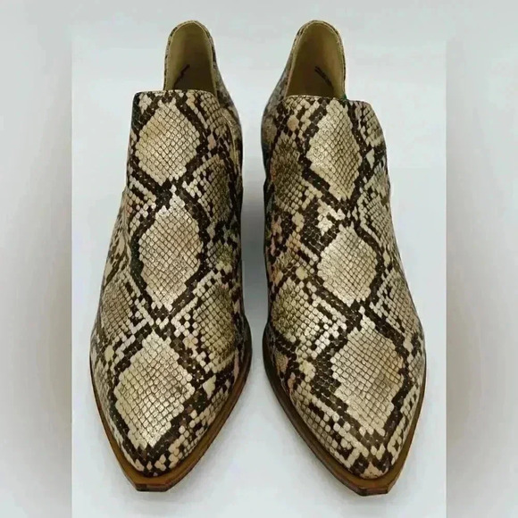 CHINESE LAUNDRY | Fortune Ankle Boot | Tan + Metallic Snake | NWT 9 - Picture 2 of 12